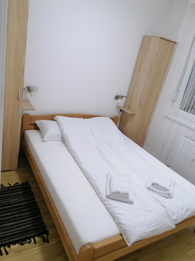 Apartman Ana 3 수보티차 외부 사진